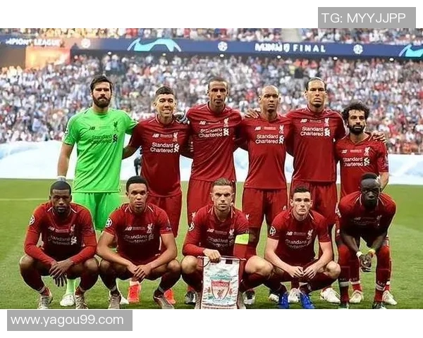 历史最佳阵容足球明星盘点与传奇球员的辉煌岁月回顾